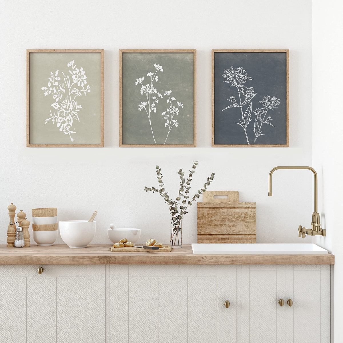 Liswit gift-ready wall art set makes a thoughtful housewarming present.