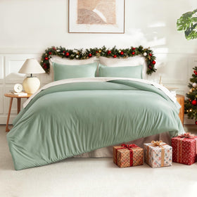Litanika machine-washable comforter for gentle care.