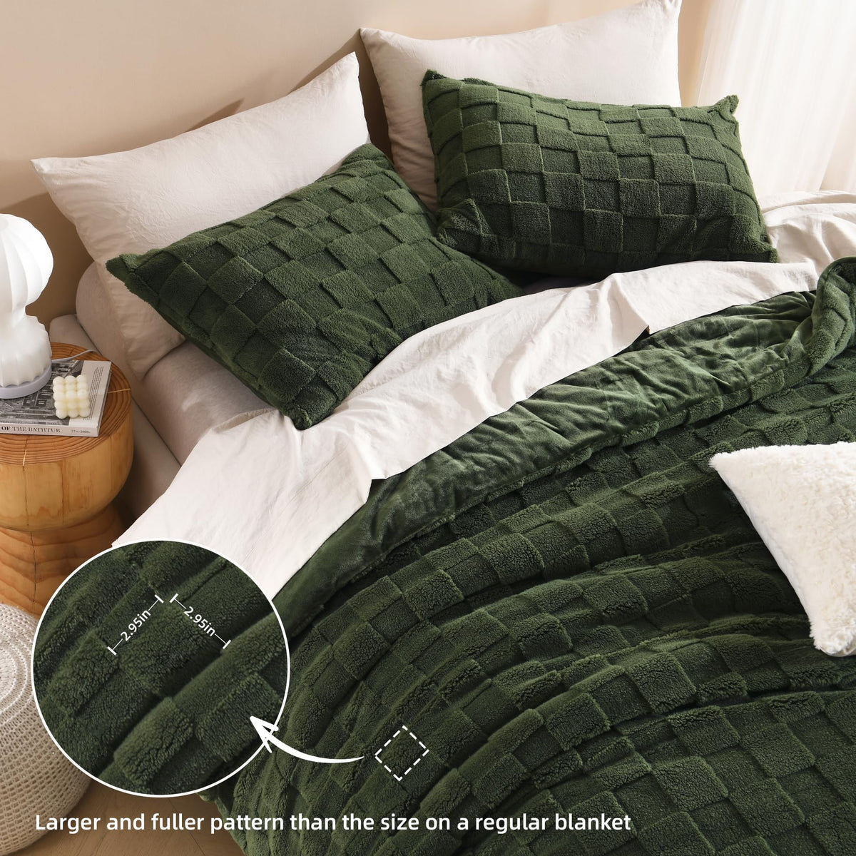 Litanika silky crystal fleece interior adds warmth with a light feel.