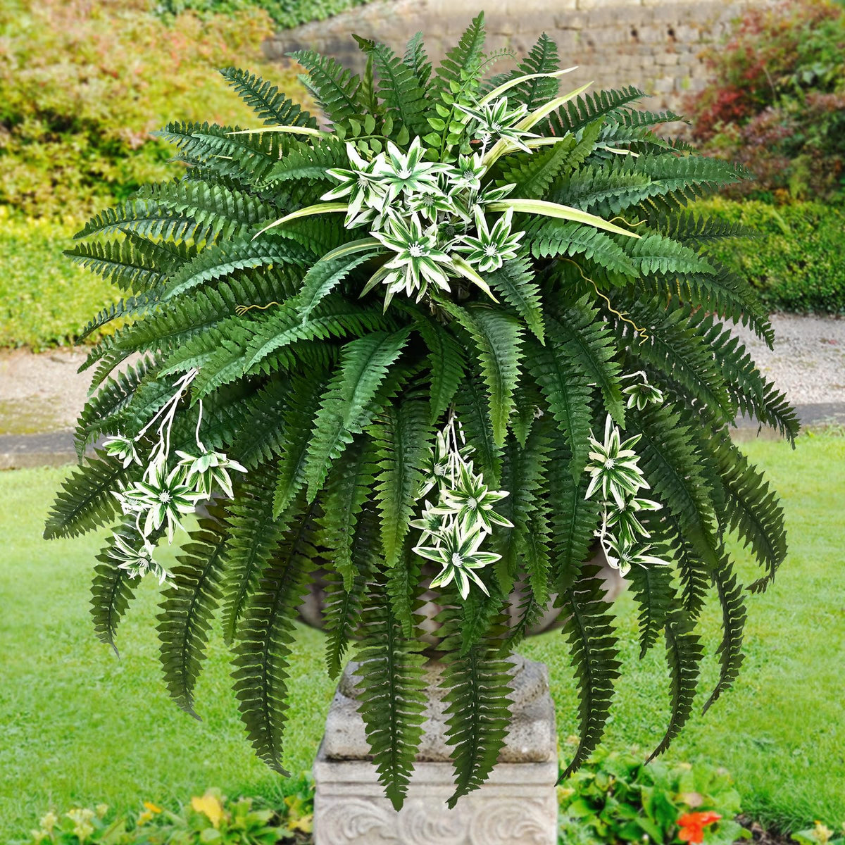 Livole easy-care outdoor decor that stays vibrant with minimal upkeep.