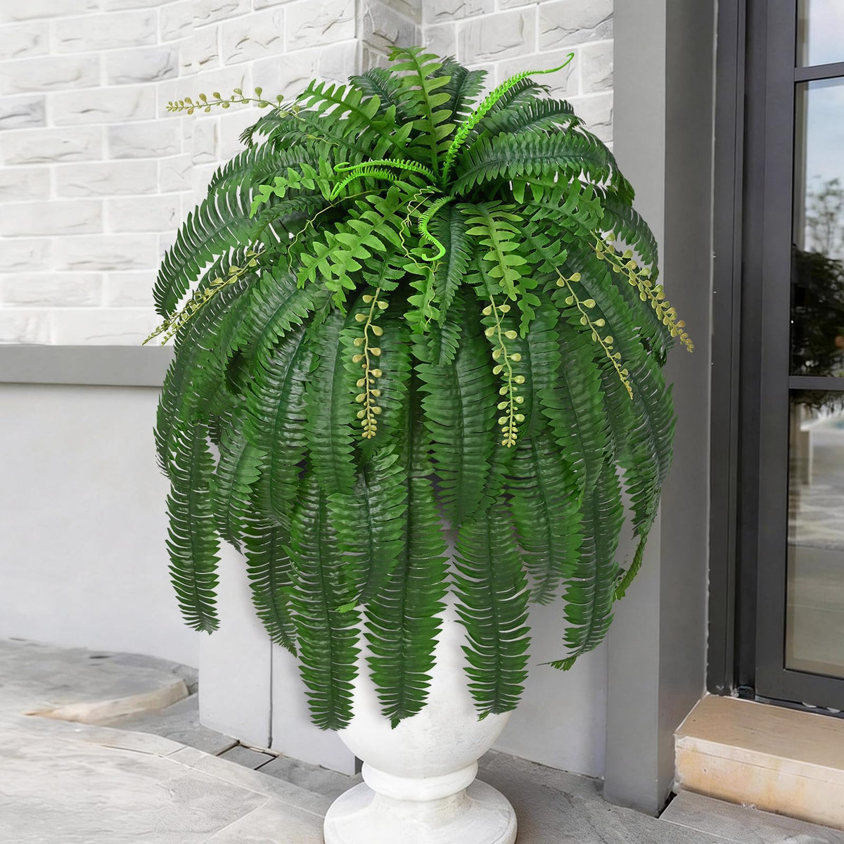 Livole UV-resistant outdoor fern stays vibrant against sun and rain.