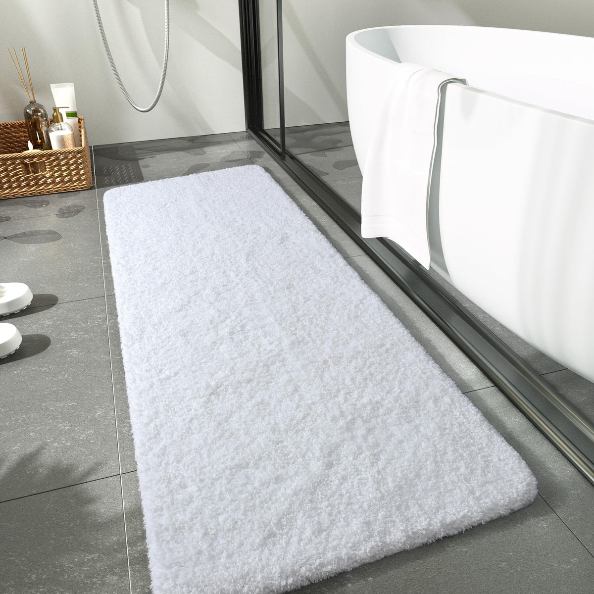 LOCHAS bath mat dries fast and retains color after wash.