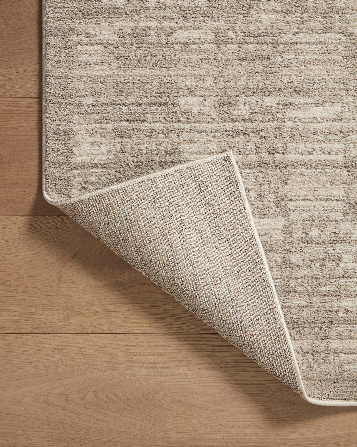 Loloi Darby Oeko-Tex certified materials emphasize safe, toxin-free living areas.