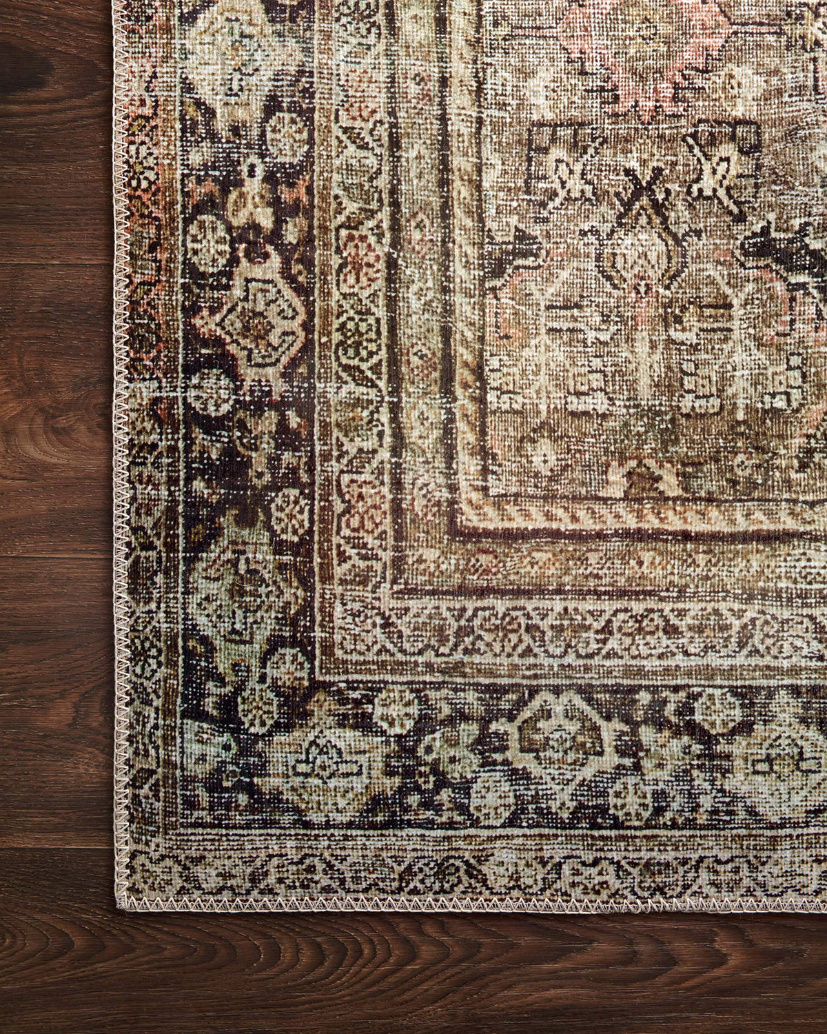 Loloi Layla Lay-03 vintage-inspired rug ties traditional and modern décor.