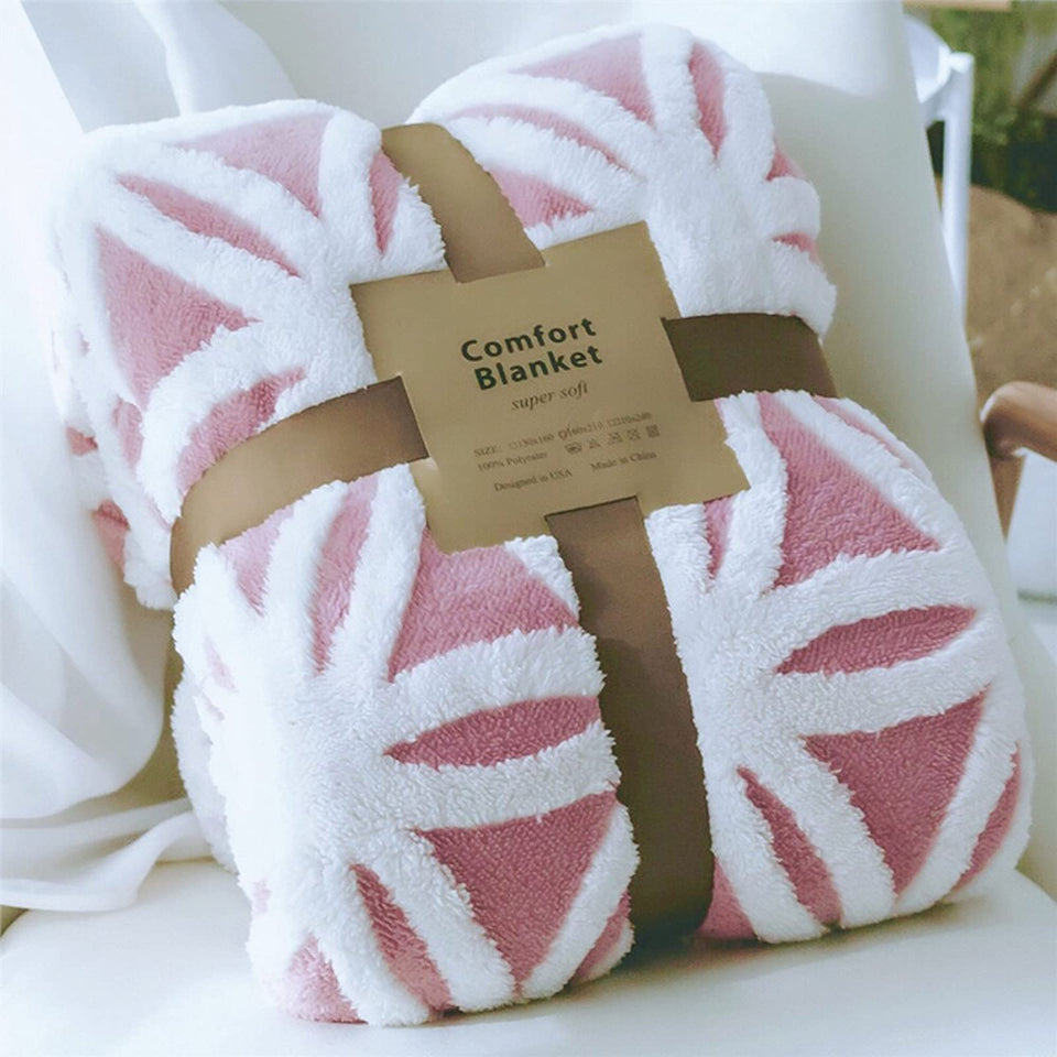LOMAO Sherpa blanket pink close-up plush texture for cozy evenings.