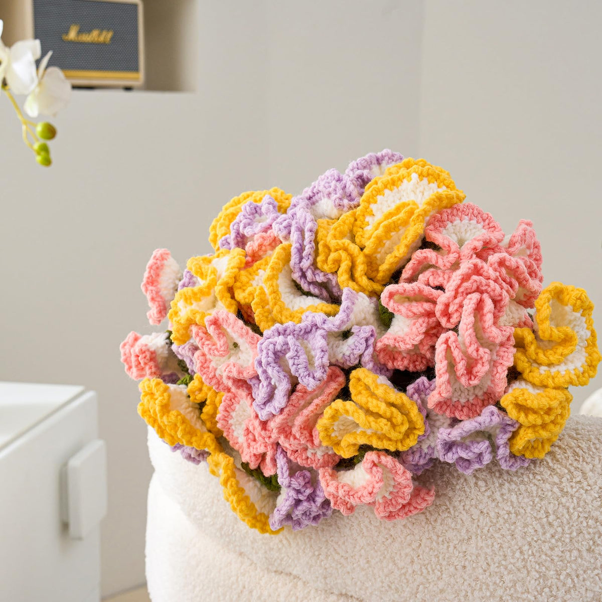 Longhui Bedding crochet tablecloth look adds charm to coffee table