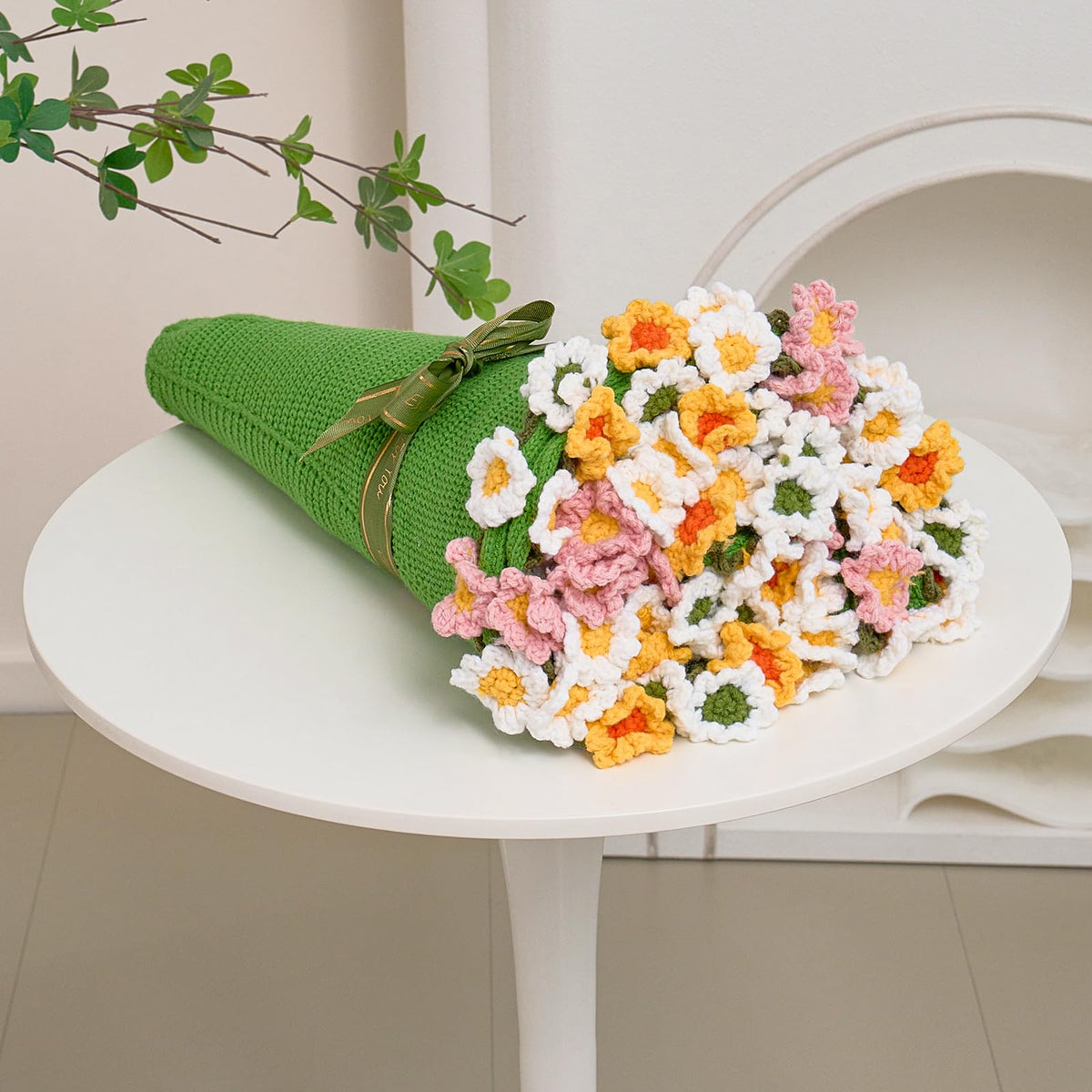 Longhui Bedding Field of Daisies throw showcases a 40-inch crochet floral design for cozy décor.