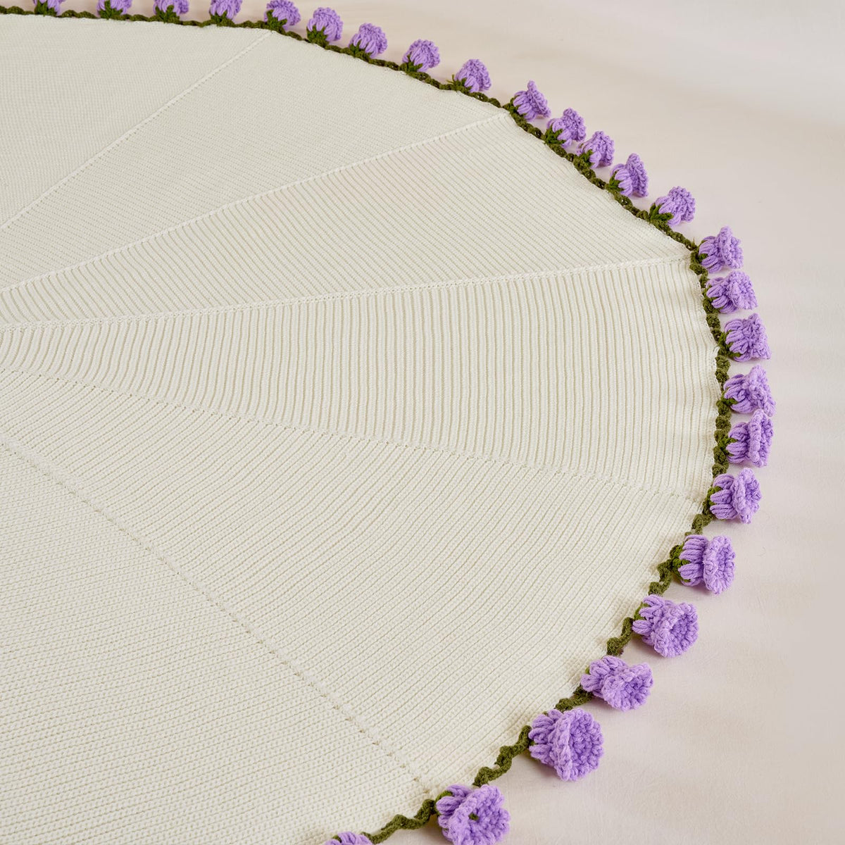 Longhui Lily of the Valley blanket folded display, compact gift-ready.