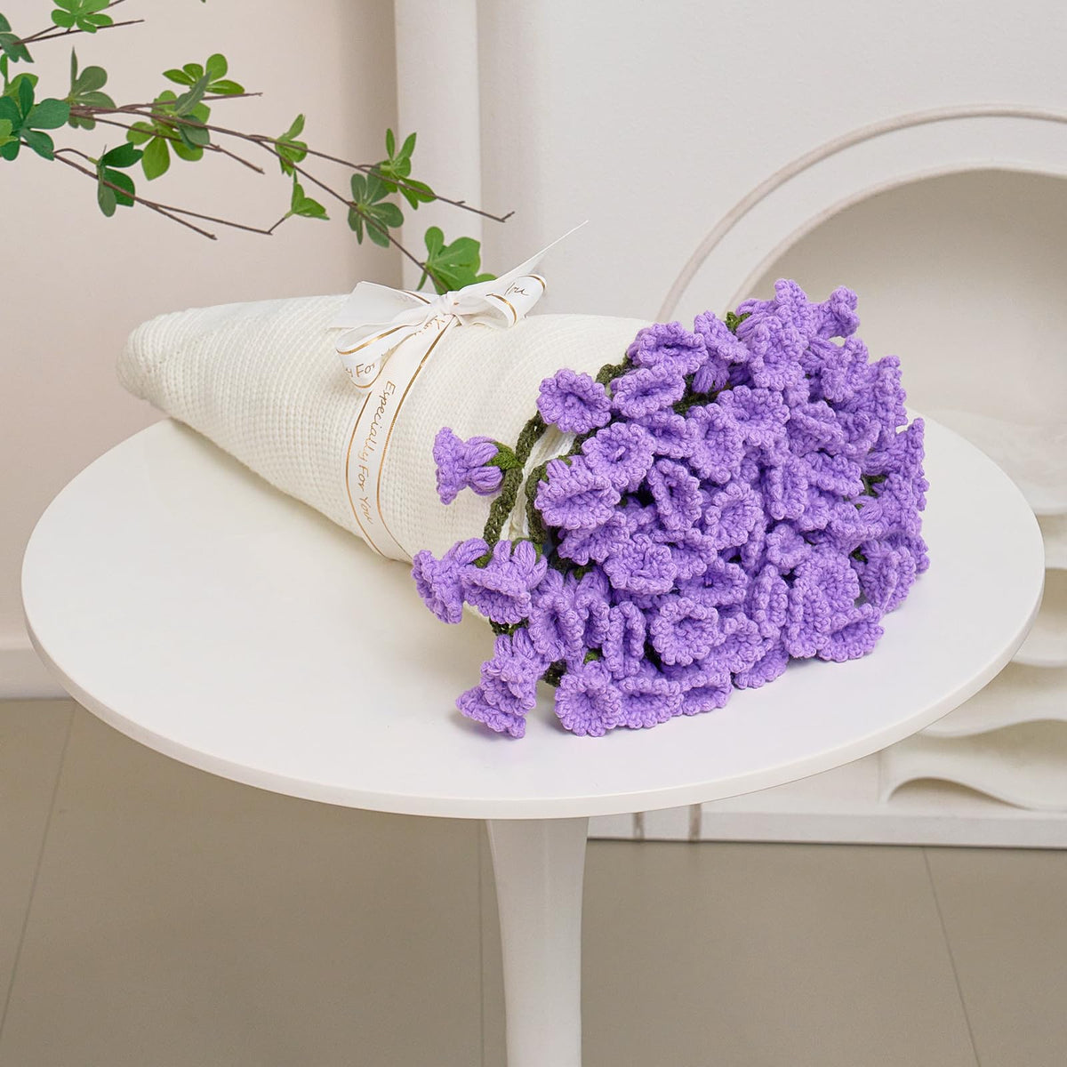 Longhui Bedding Lily of the Valley blanket in full view, cozy floral throw.