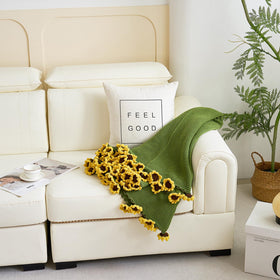 Longhui Bedding sunflower knitted detail highlights craftsmanship for tactile texture and visual charm.