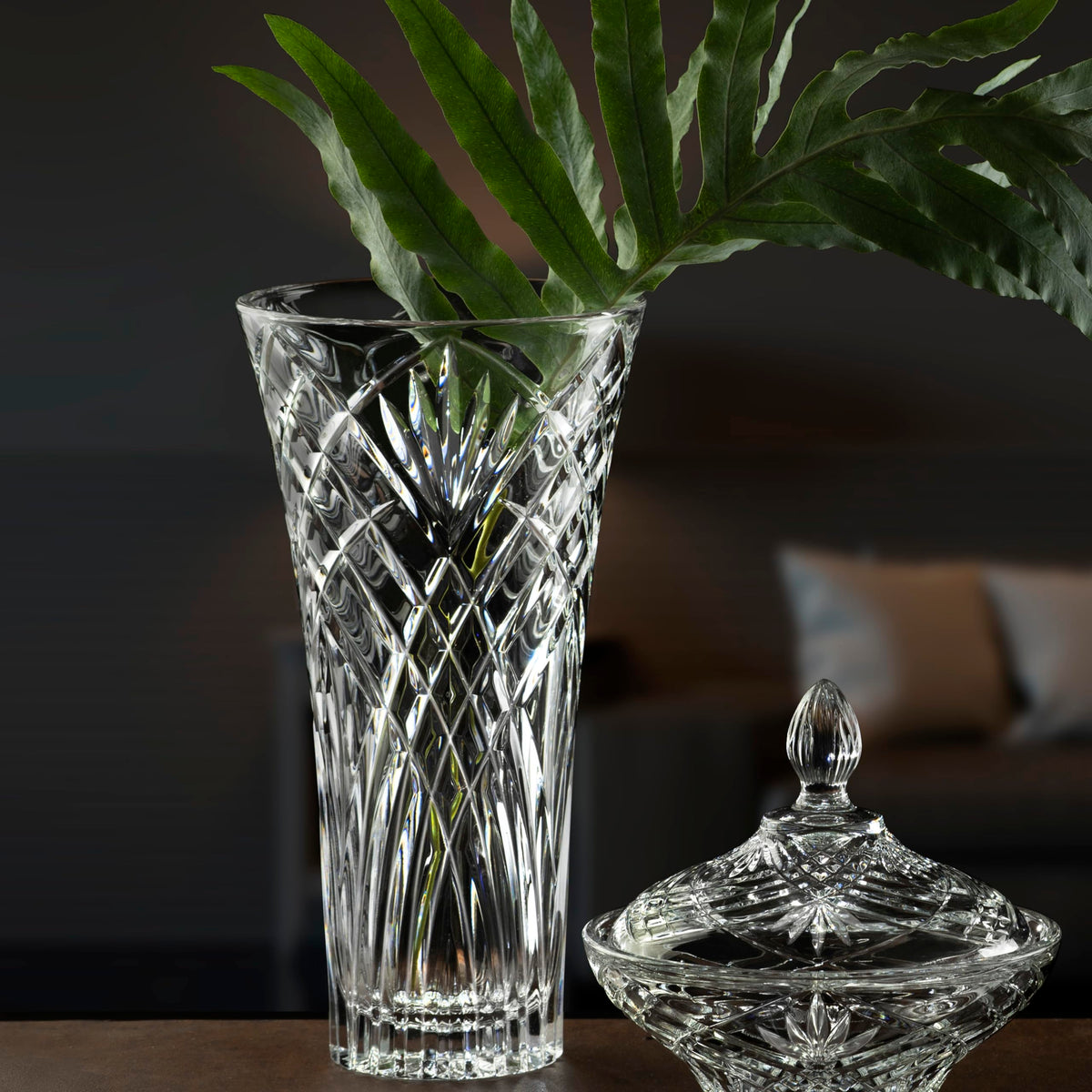 Lorren Melodia vase on wedding table elevates decor