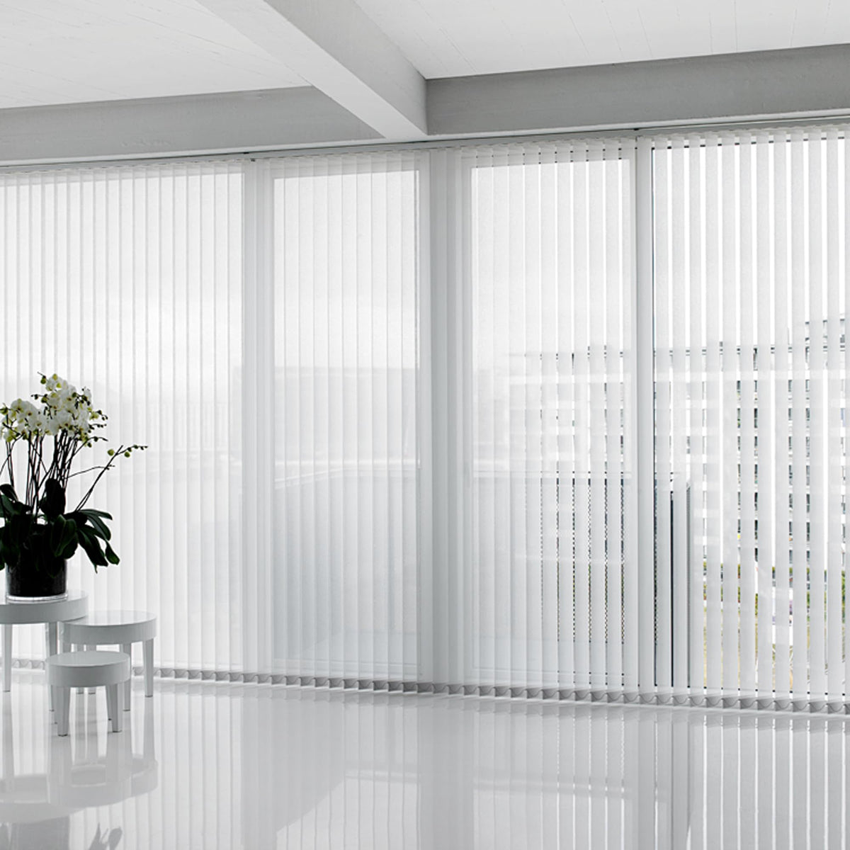 LOTADILO easy-clip installation slats simplify repairs and maintenance.