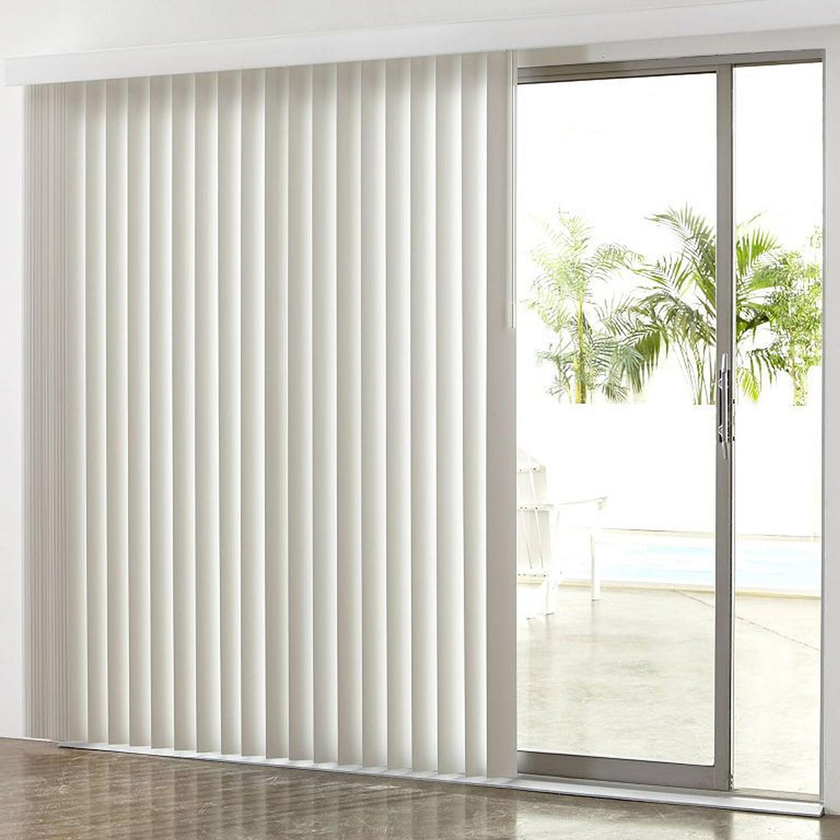 LOTADILO fire-retardant PVC slats add reliable safety features.