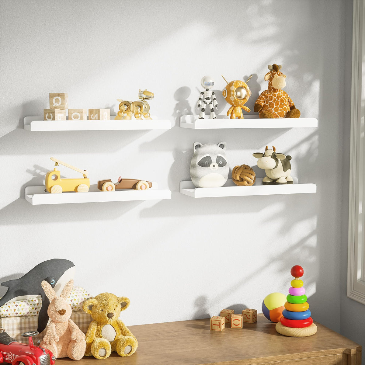 Love-KANKEI living room display with plants and keepsakes on white shelves
