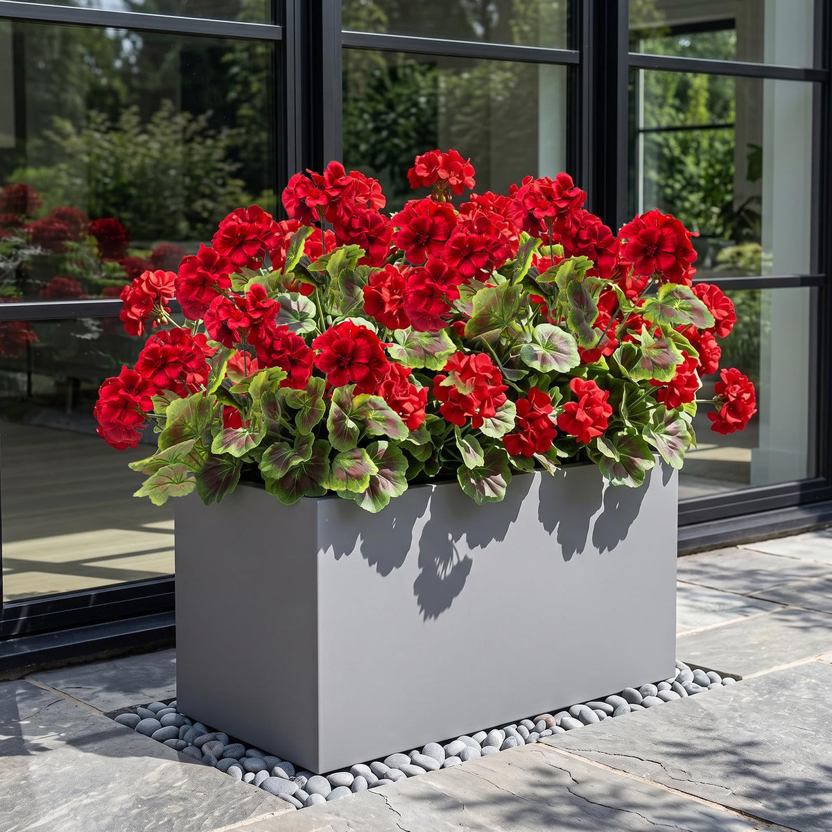 Lovemoon silk geraniums use color-fixed fabric for long-lasting vibrancy