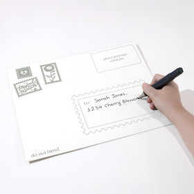 Lovepop bee charm adds delicate detail and whimsy to the keepsake.