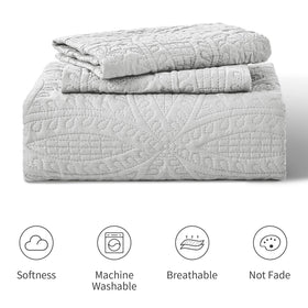 Love's cabin bedding coordinates easily with existing bedroom decor