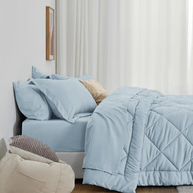 Love's cabin box-stitch design keeps the fill evenly distributed for lasting fullness.
