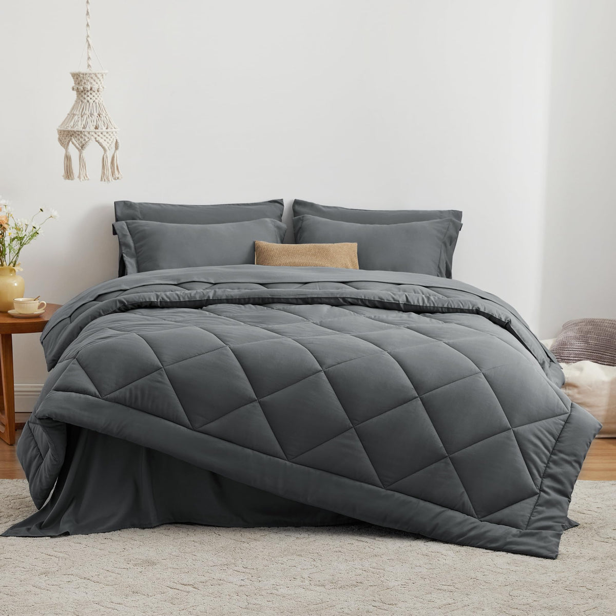 Love's cabin box-stitching detail keeps the comforter filling evenly distributed.