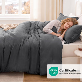 Cloud-like 240gsm down-alternative fill demonstrates lightweight warmth