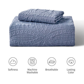 Love's cabin durable, machine-washable quilt designed for busy homes with kids or pets.