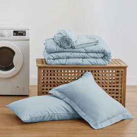 Love's cabin easy-care microfiber bedding is machine washable for convenient maintenance.