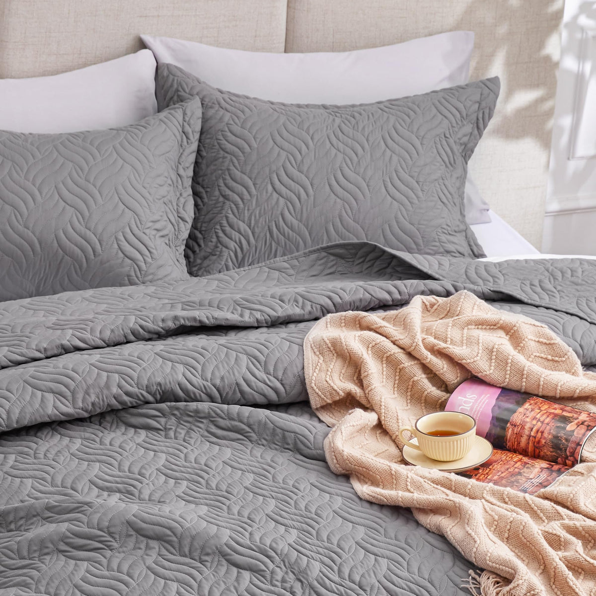 Love's cabin easy-care quilt is designed for busy homes.