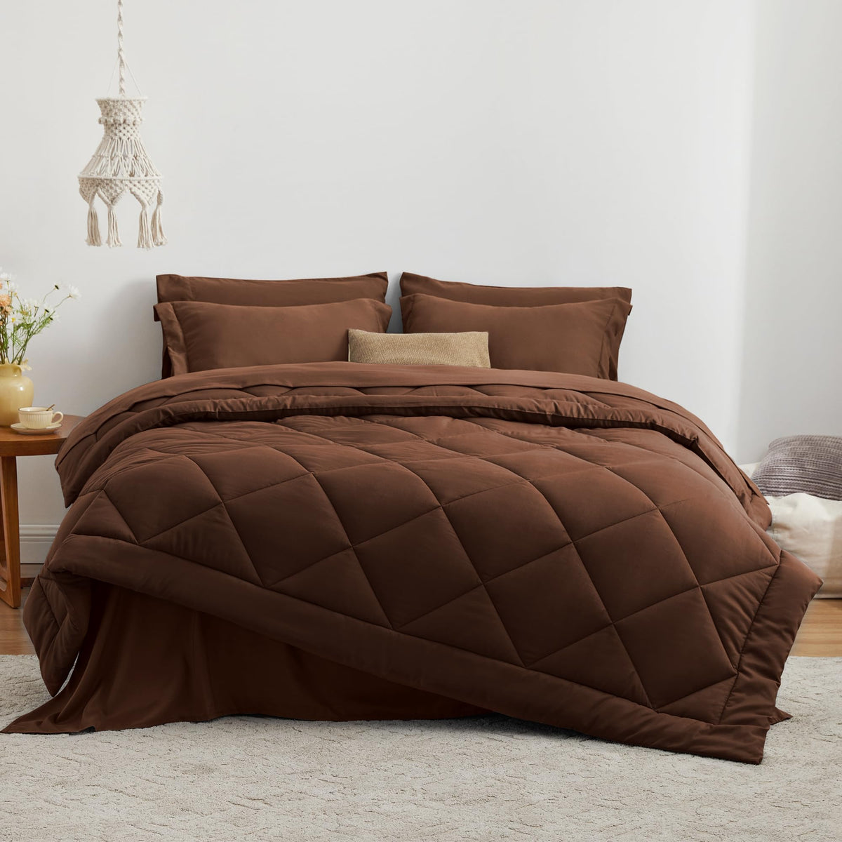 Love's Cabin soft fabric and 240gsm fill for cozy warmth without heaviness
