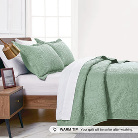 Love's cabin lightweight sage coverlet ideal for warm seasons