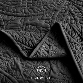 Love's cabin lightweight quilt provides all-season comfort
