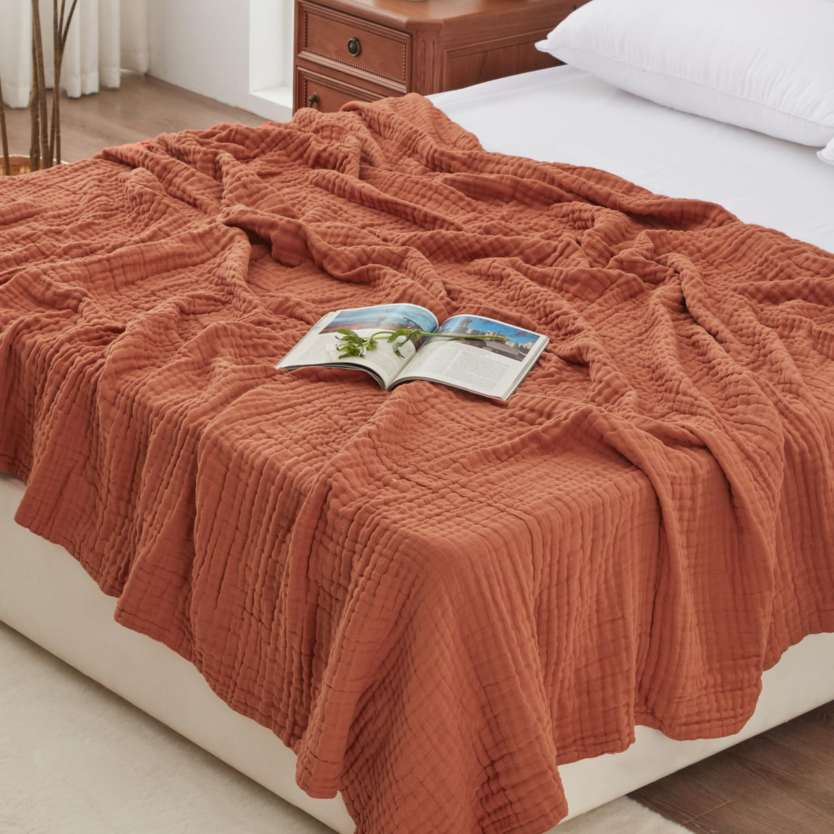 Love's cabin muslin blanket six-layer king size—breathable warmth for year-round comfort.