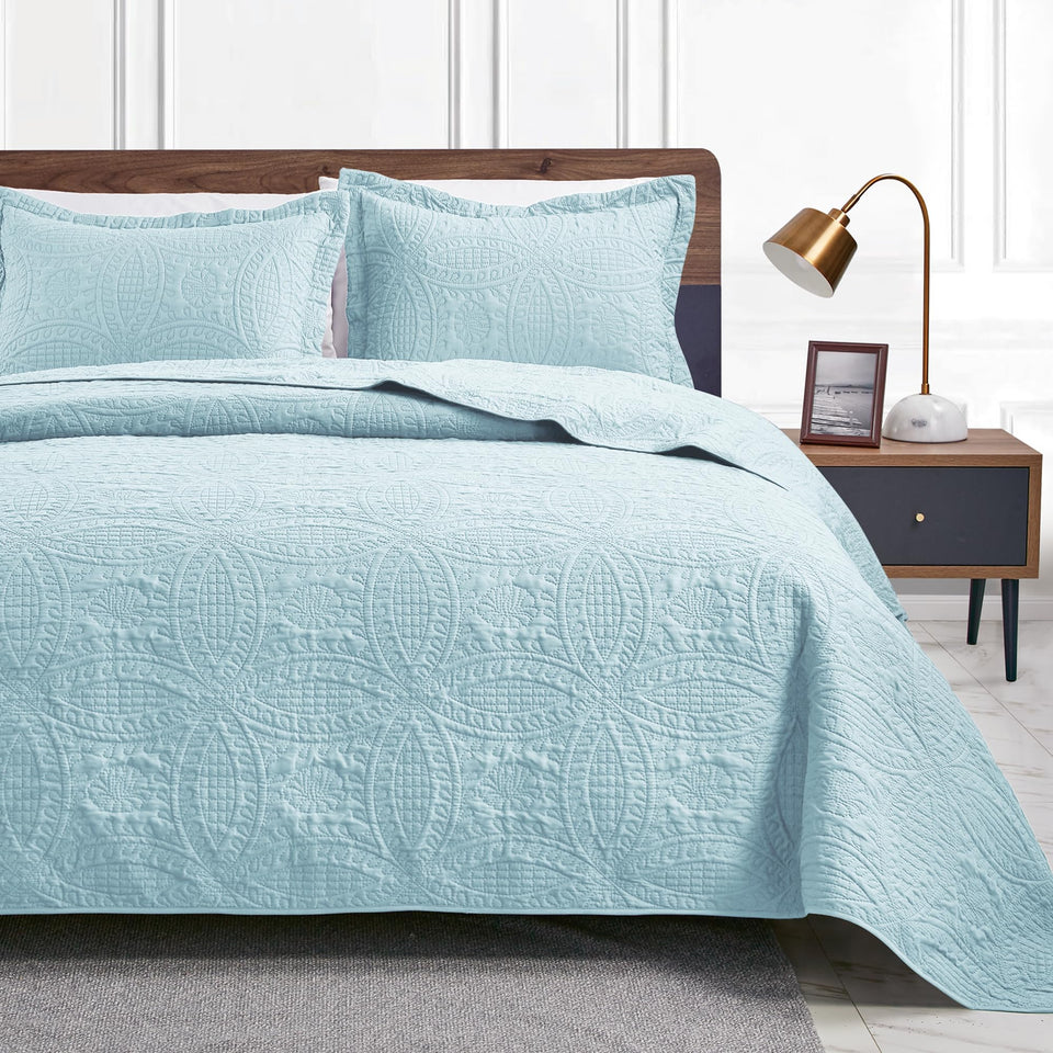 Love's cabin queen quilt spa-blue coverlet provides lightweight warmth for year-round comfort.