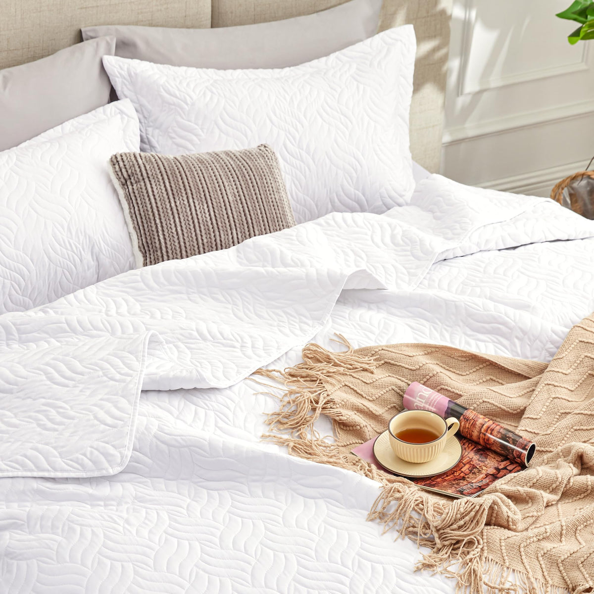 Love's cabin soft polyester quilt with durable, cozy feel
