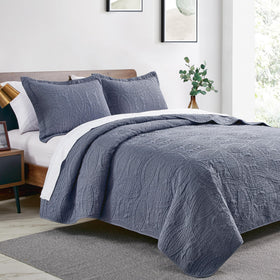 Love's cabin soft summer lightweight bedspread ideal for warm nights and easy layering.