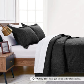 Love's cabin 3-piece quilt set includes quilt and two shams