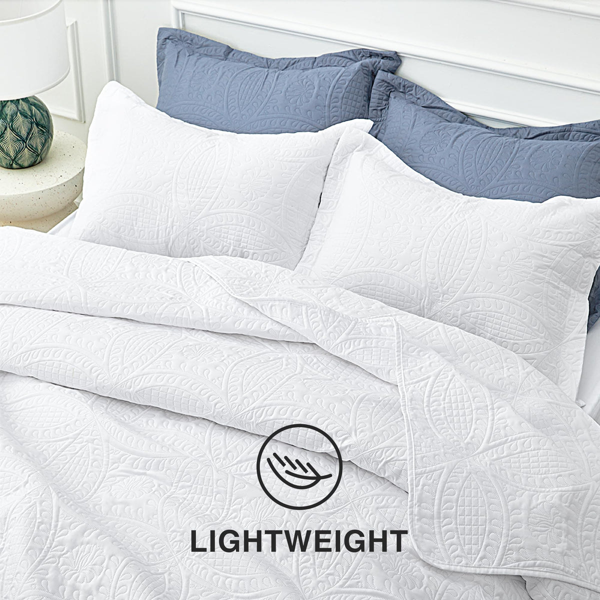 Love's cabin bed setup shows a cozy room with a versatile 2-piece set.