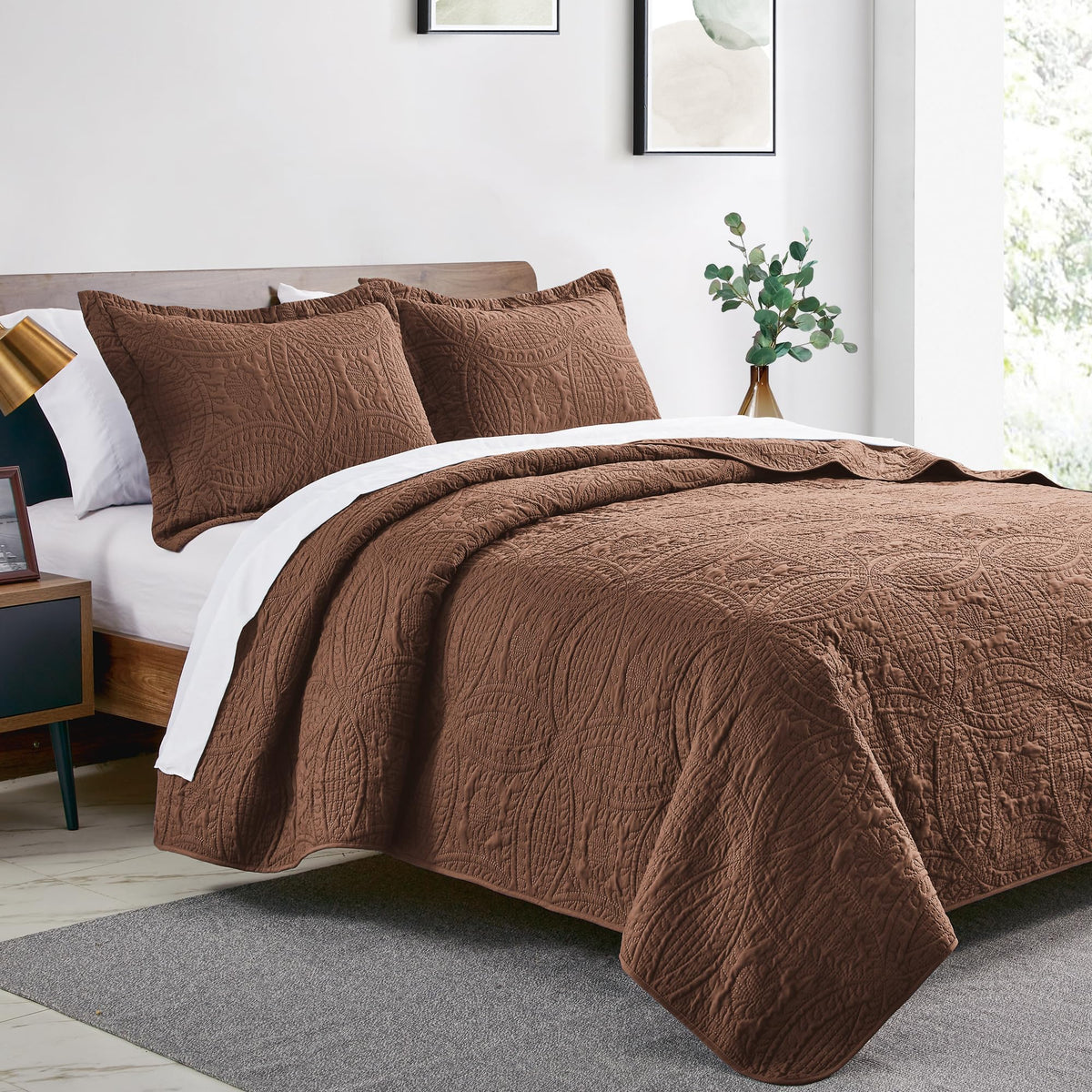 Love's cabin brushed polyester quilt delivers soft, durable comfort night after night.