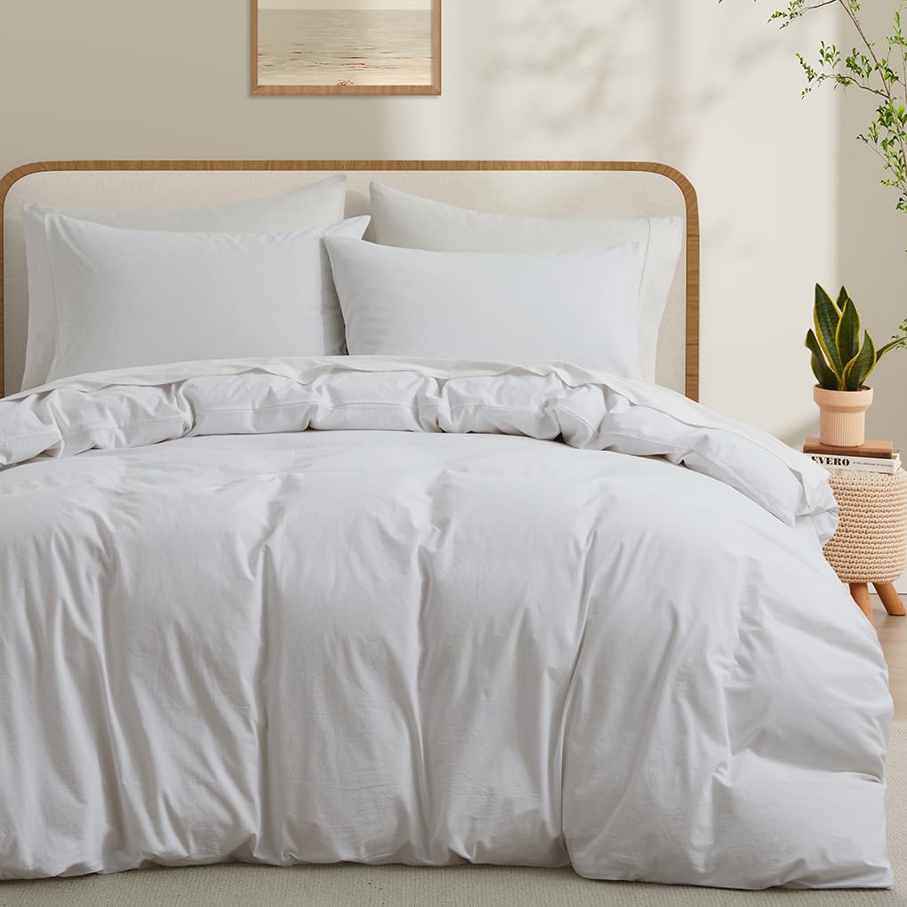 LOVQUE white duvet cover 80x90 enhances a crisp, cozy bed.