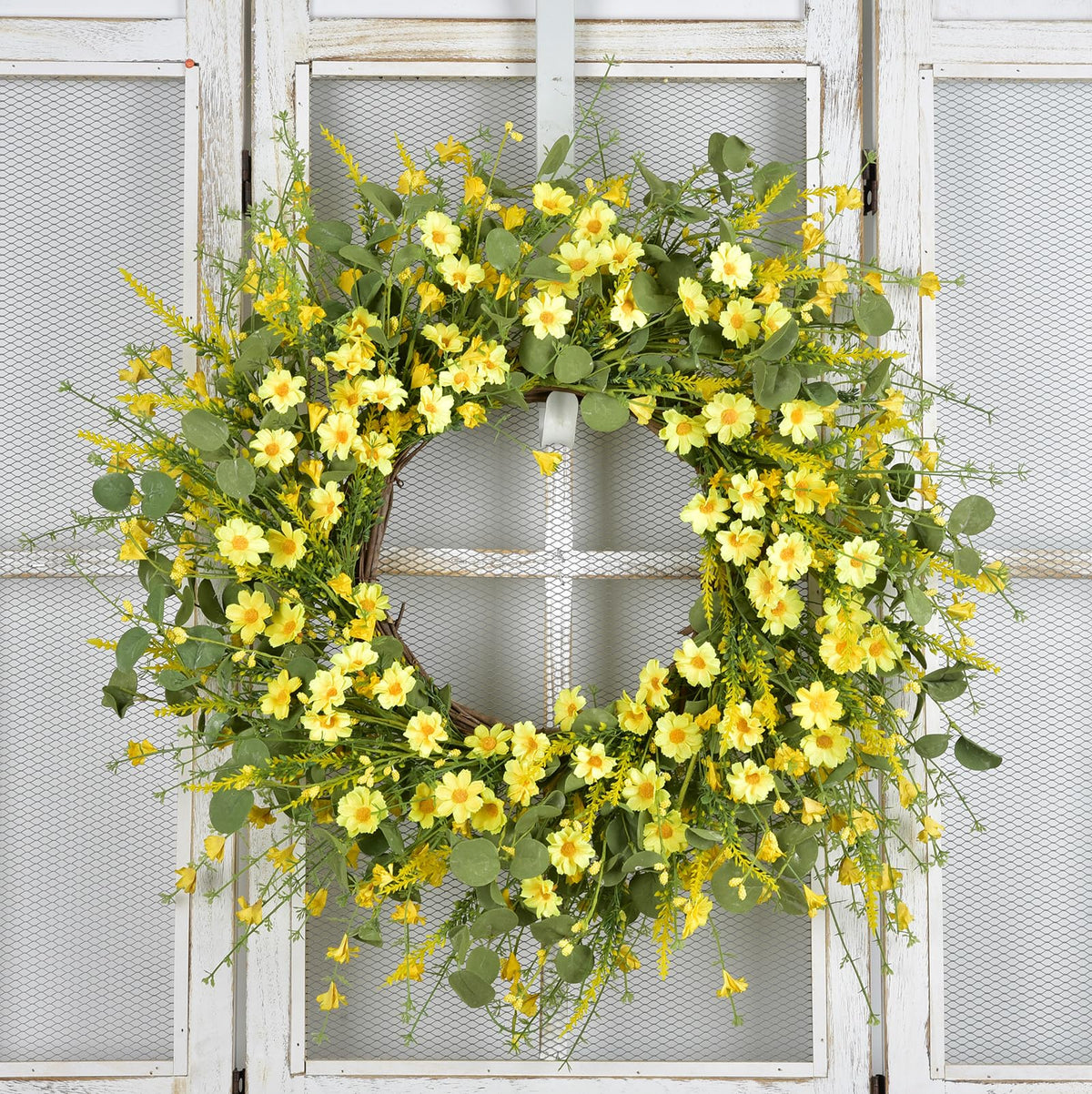 LSKYTOP handcrafted wreath on grapevine frame with jasmine and lavender accents