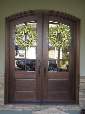 LSKYTOP wreath for patio walls enhances outdoor decor