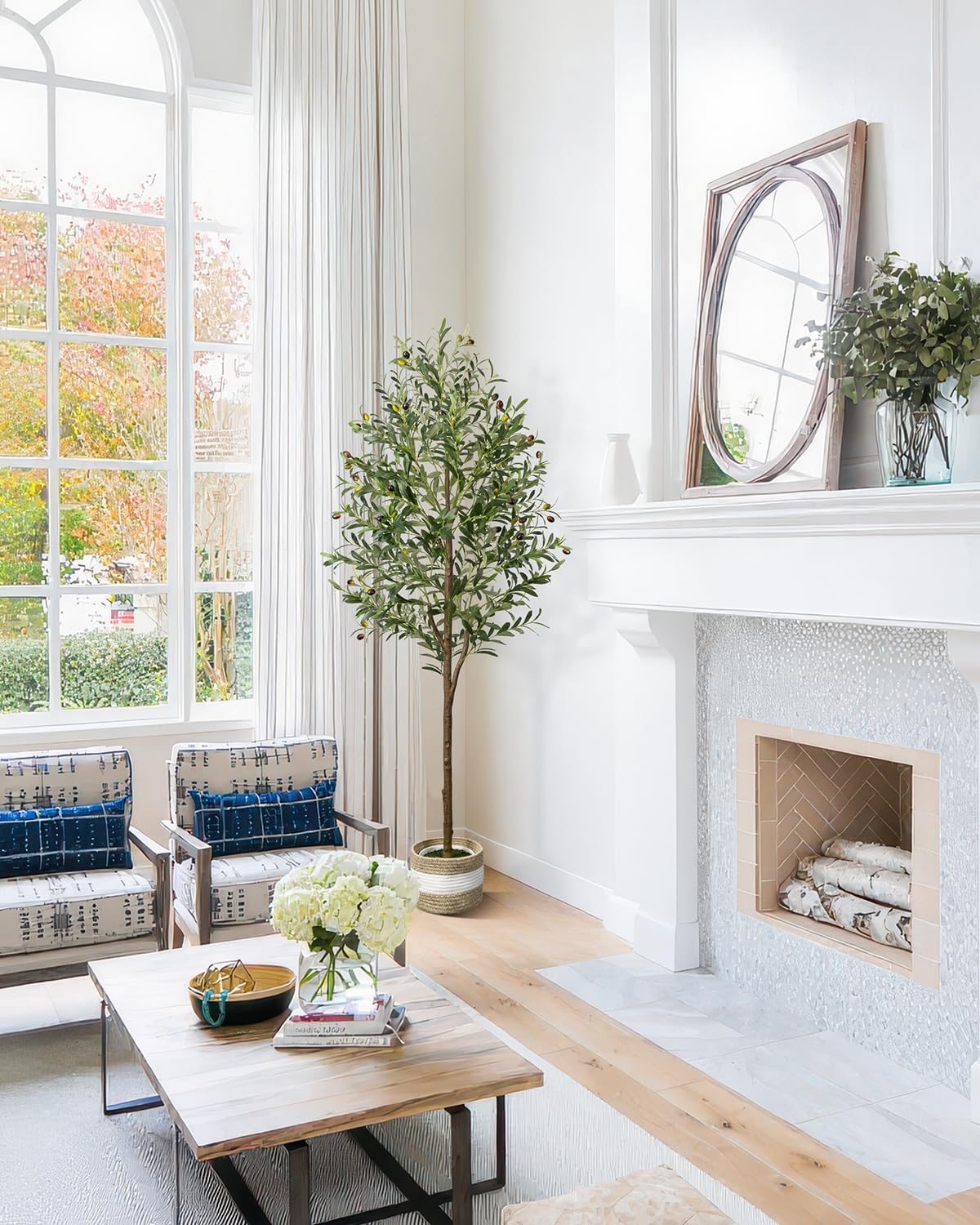LuceAlberi 6ft olive tree elevates ambience in any space.