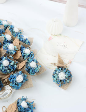 LucidLather thank-you magnet bouquet offers a delicate keepsake for guests.