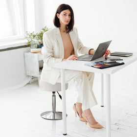 LUE BONA vanity stool ready for easy assembly