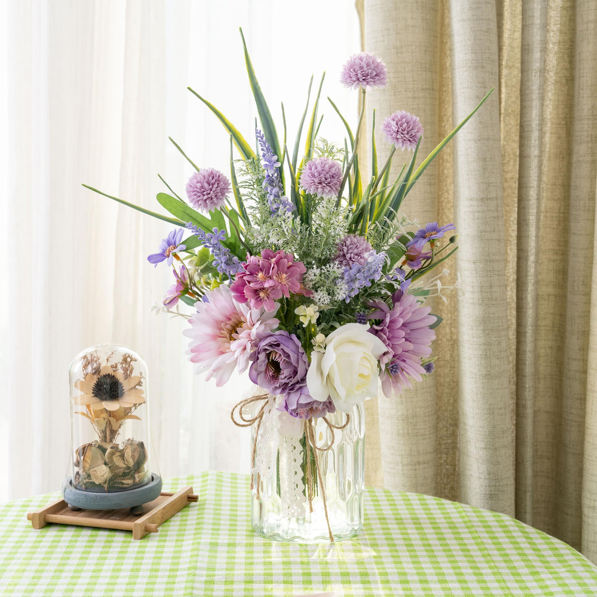 LUEUR living room decor arranged bouquet elevates spaces with instant charm.