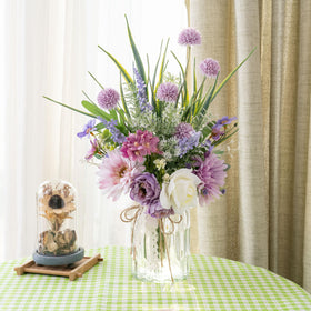 LUEUR living room decor arranged bouquet elevates spaces with instant charm.