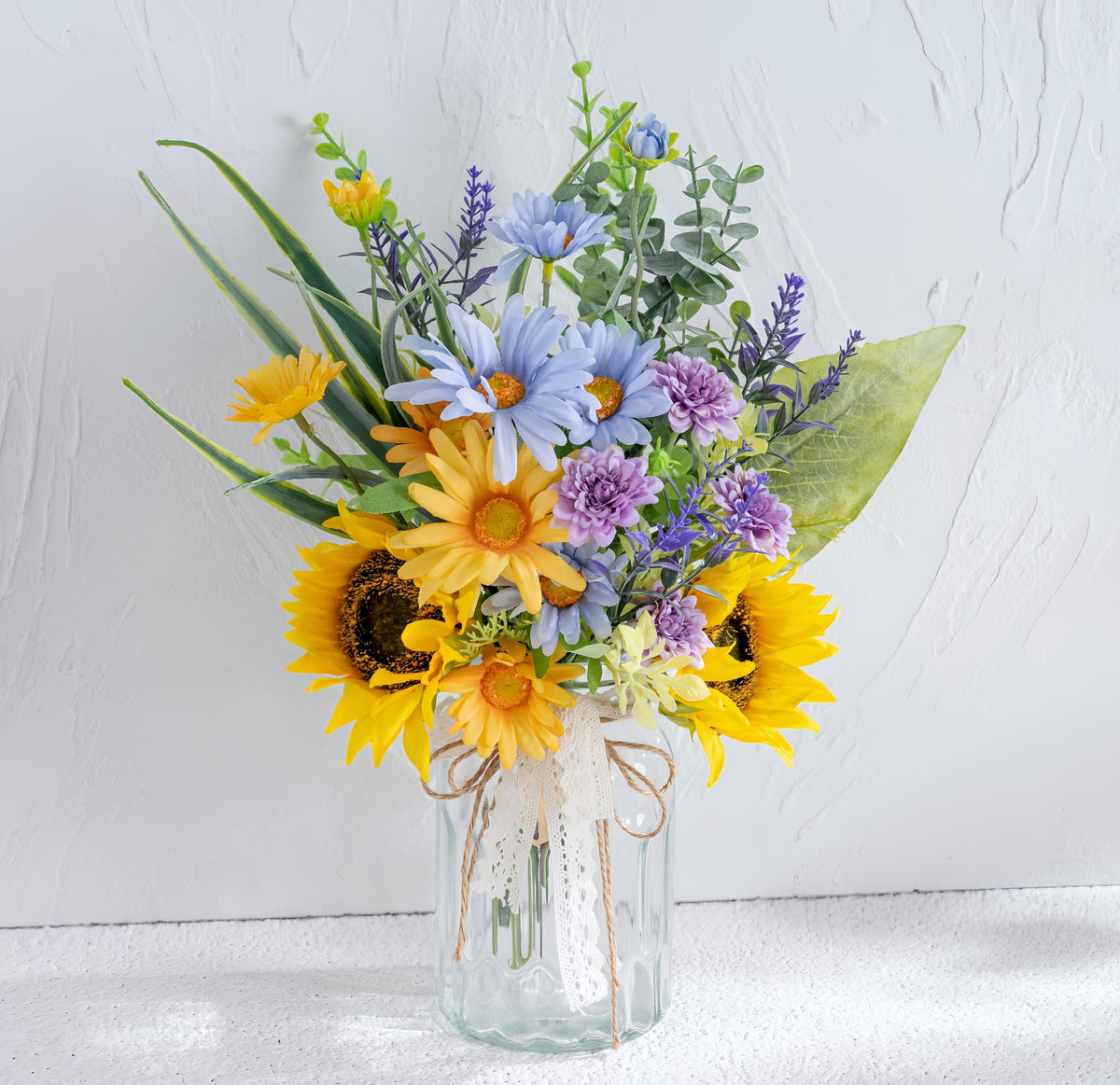 LUEUR artificial silk sunflower bouquet in a vase brightens every coffee table.