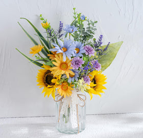 LUEUR artificial silk sunflower bouquet in a vase brightens every coffee table.
