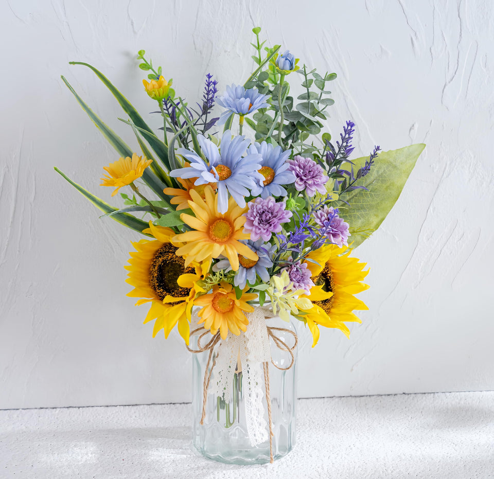 LUEUR artificial silk sunflower bouquet in a vase brightens every coffee table.
