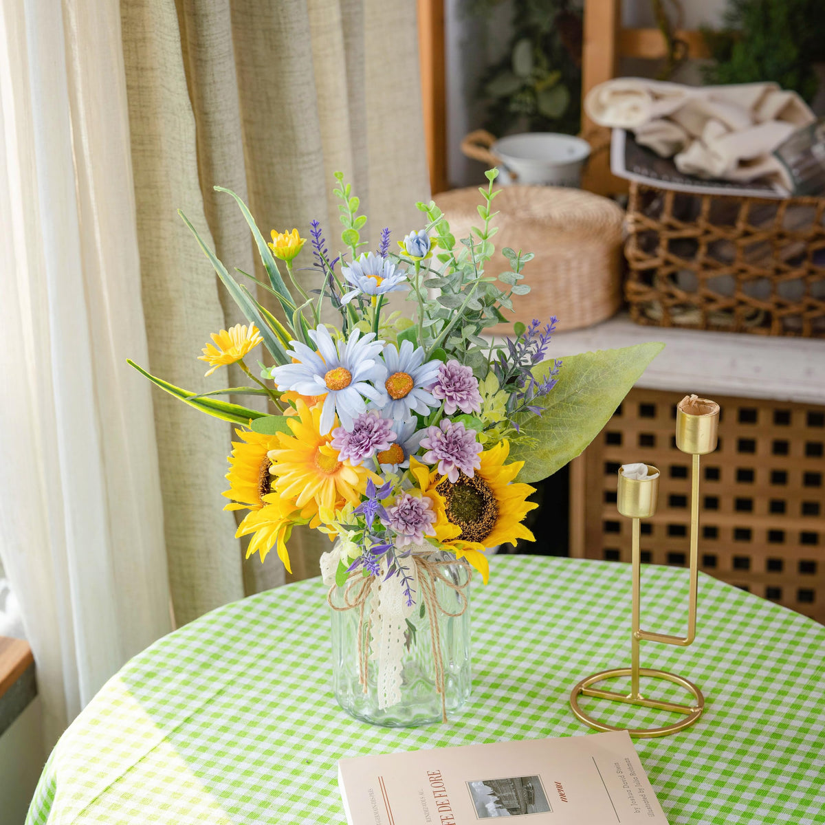 LUEUR durable faux flowers display that stays vibrant.