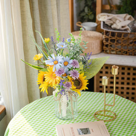 LUEUR durable faux flowers display that stays vibrant.